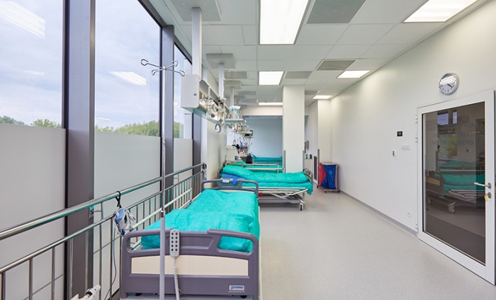https://www.luxiona2020.mortensen.cat/projects/projects/health care/Jolly Med/Jolly_Med_Warszawa_3.jpg