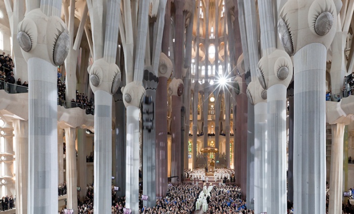 https://www.luxiona2020.mortensen.cat/projects/projects/arquitectural/Sagrada Familia/sagrada-familia_1.jpg