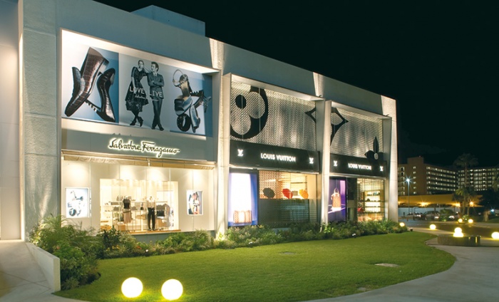 https://www.luxiona2020.mortensen.cat/projects/projects/retail/Luxury Avenue/luxury-avenue_1.jpg