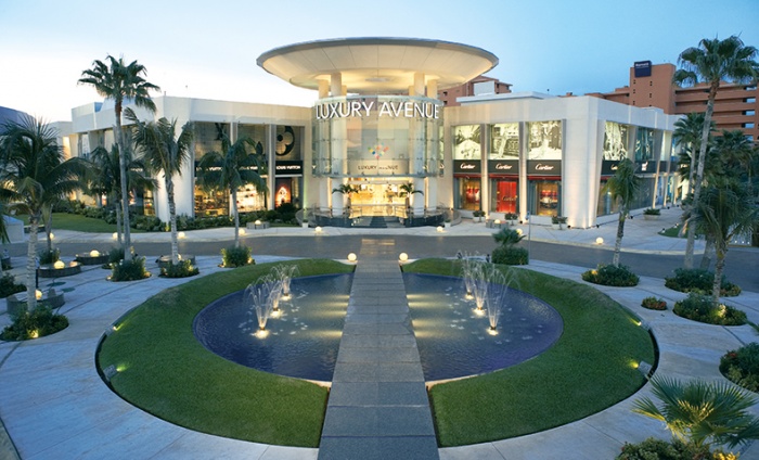 https://www.luxiona2020.mortensen.cat/projects/projects/retail/Luxury Avenue/luxury-avenue_3.jpg