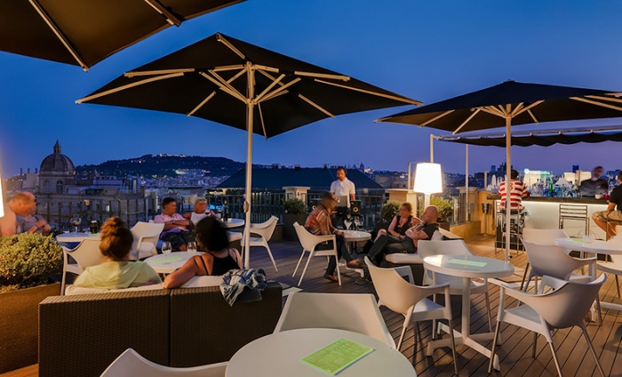 https://www.luxiona2020.mortensen.cat/projects/projects/hospitality/Terraza 21/twenty_one_1.jpg