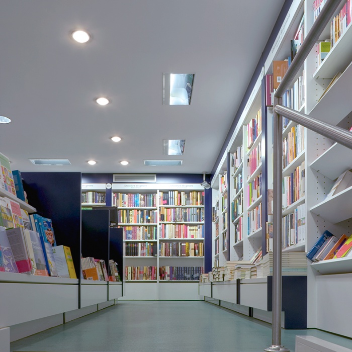 https://www.luxiona2020.mortensen.cat/projects/projects/retail/llibreria catalonia/catalonia_1.jpg