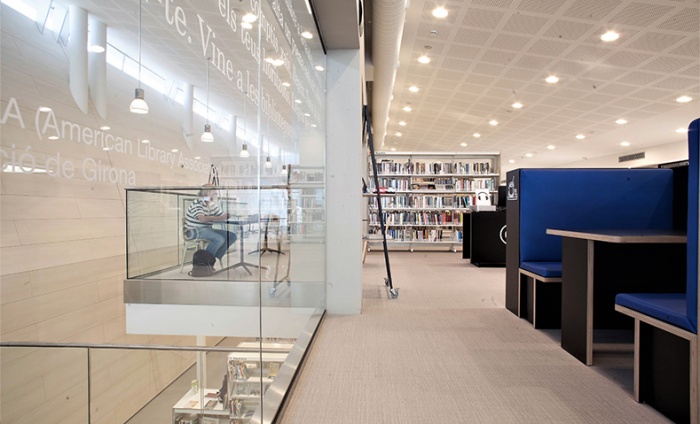 https://www.luxiona2020.mortensen.cat/projects/projects/office/Biblioteca Sant Feliu/biblioteca-sant-feliu_3.jpg