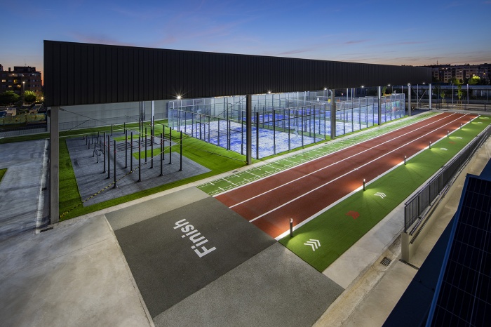 https://www.luxiona2020.mortensen.cat/projects/projects/sports/supera/02-Supera Gym-Lighting Project-Luxiona-Troll.jpg