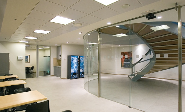 https://www.luxiona2020.mortensen.cat/projects/projects/office/Edifici Banc de Sabadell/banc-sabadell_2.jpg