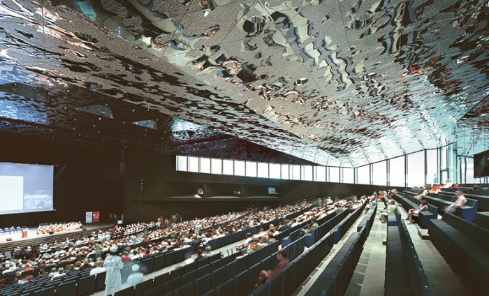 https://www.luxiona2020.mortensen.cat/projects/projects/arquitectural/Forum/forum_8.jpg